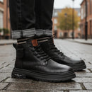 Bota Sentinel Masculina Antiderrapante de Cano Médio em Couro Legítimo e Lã Natural + 4 Cuecas, Relógio e Cinto GRÁTIS